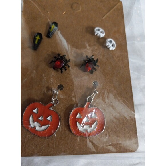 Halloween Earrings Set of 4 Coffins Skulls Spiders Glitter Jack-o-Lanterns - Picture 5 of 6